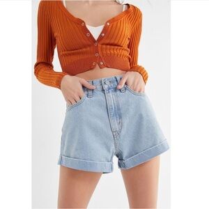 Levi's® A-line Light-Rinse Denim High-Rise Mom Shorts Size 25